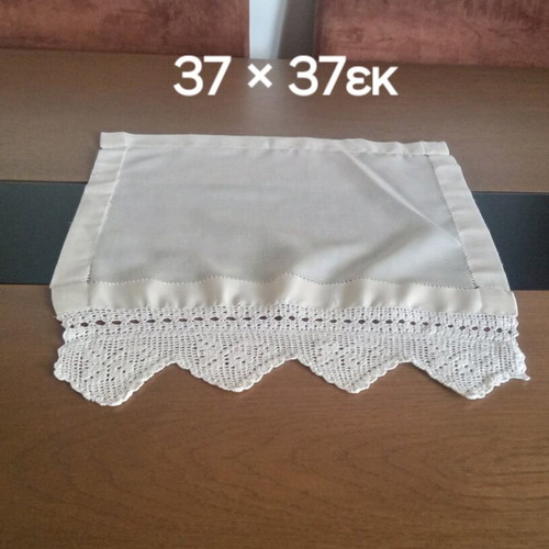 Beige doilies with handmade knitted lace, set of 3, like new