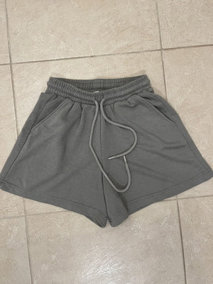 Pink Woman gray shorts XS like new
