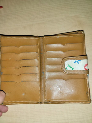 Tous wallet like new