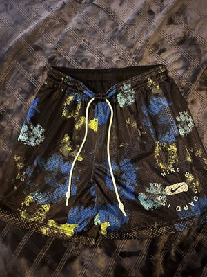 Nike Standard Issue Multicolour Shorts size M like new