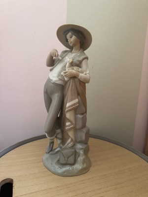 Πορσελάνινο μπιμπελό Lladro σαν καινούργιο, αγόρι βοσκός με αρνάκι