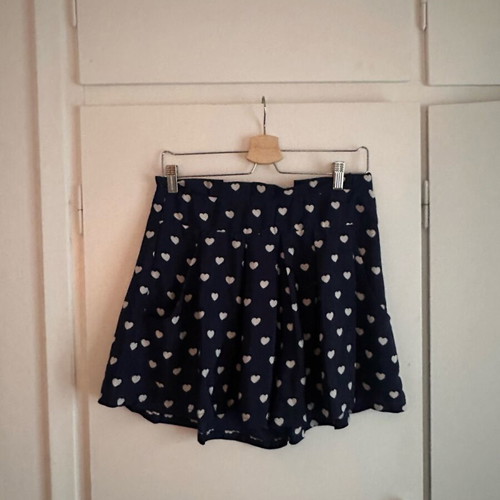 Vintage skort with pockets and heart pattern, size 38 Medium, new