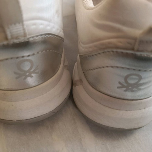 Benetton sneakers like new, white with silver details