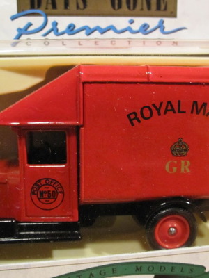 Lledo 1935 Morris Parcels Van ''Royal Mail'' new