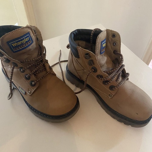 Wrangler Camel Boots Size 37 Like New