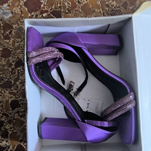 Purple platform sandals with rhinestones, size 39