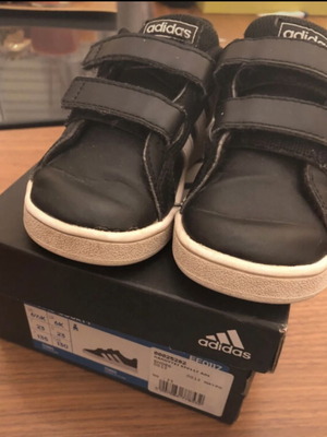 Adidas kids sneakers size 23 like new, black
