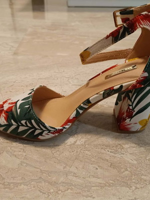 Floral Bozikis sandals with low heel size 38 new