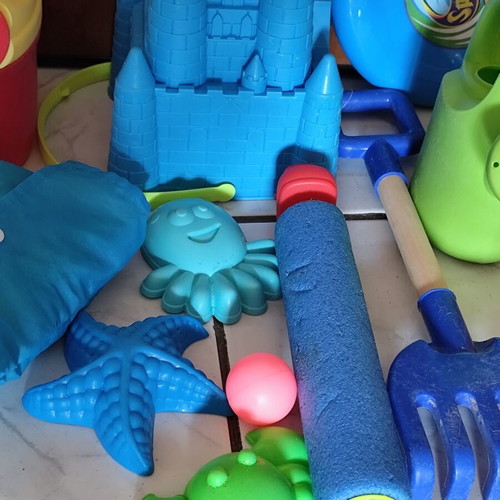 Complete Beach Set with 2 Intex Mattresses and Sand Toys like new