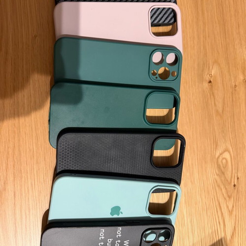iPhone 14 Pro Max cases like new