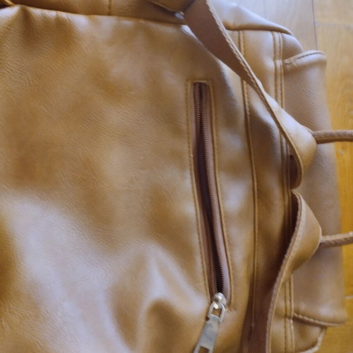 Travel bag like new, shoulder and handle use