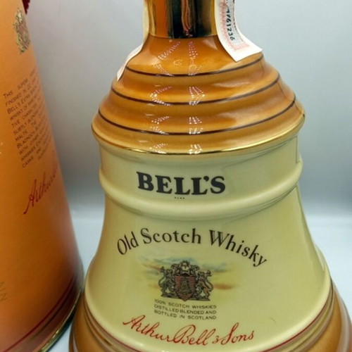 Bell`s Old Scotch Whisky porcelain sealed 75cl 43% Vol