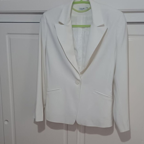 White women's Madlen suit like new, size S