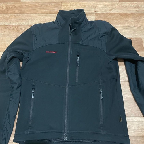 Mammut womens softshell jacket like new, size M, black