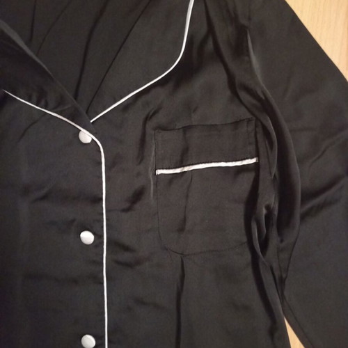 Minerva women's satin pajamas size L like new, black and white
