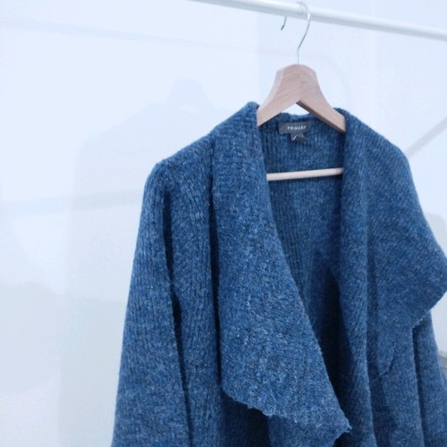 Knitted cardigan with asymmetric cut like new, blue