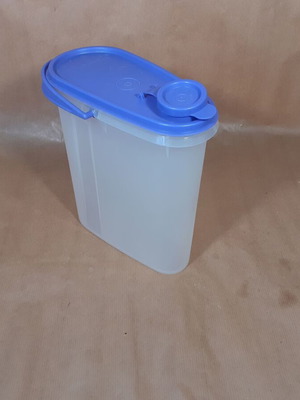 Tupperware Beverage Buddy Clear new with small chip on lid