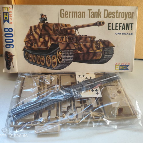 ESCI German Tank Destroyer Elefant model kit 1/72 scale