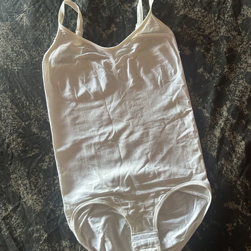 White bodysuit tank top like new, size M