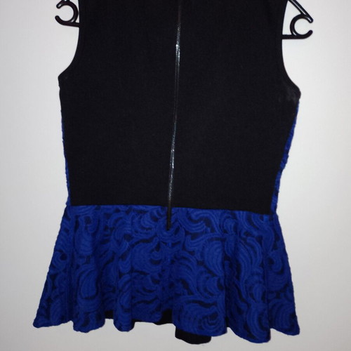 Desiree lace evening blouse like new, sleeveless with flounces