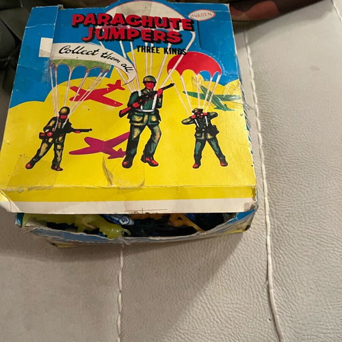 Parachute jumpers 70s-80s new pack of 65 with box