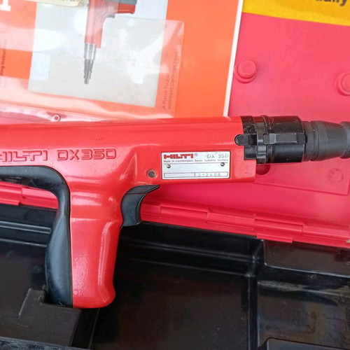 Hilti nail gun like new with cleaning kit