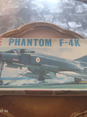 Revell Phantom F-4K 1/72 scale plastic model H-129