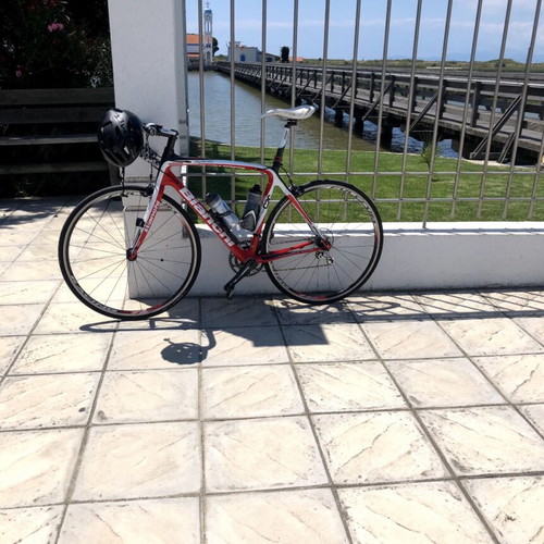Bianchi Infinito road bike 2012, carbon frame, red/white, size 58