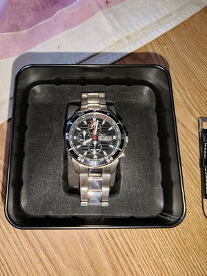 Sector ADV 2500 Chronograph ανδρικό ρολόι καινούργιο με ανοξείδωτο ατσάλινο μπρασελέ