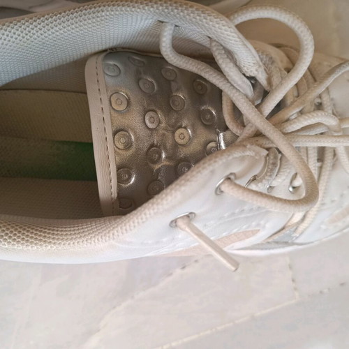 Benetton sneakers like new, white with silver details