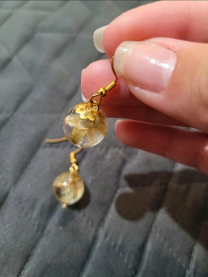 Resin drop earrings with real flowers like new, white and gold