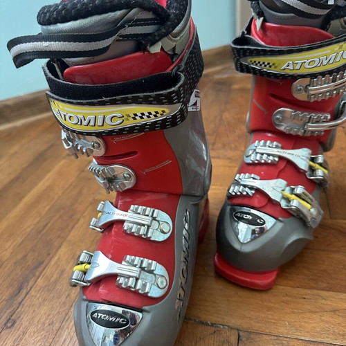 Ski boots size 23.5 used with signs of wear