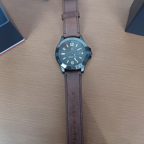 Tommy Hilfiger Ryan Brown wristwatch leather strap like new