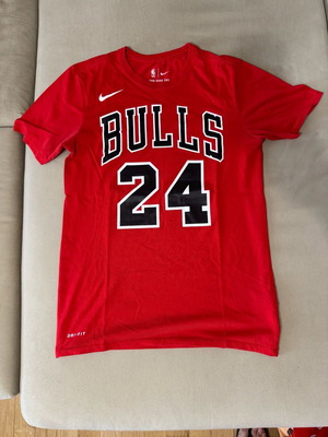 Nike Dri Fit Chicago Bulls Markkanen 24 short sleeve size S like new