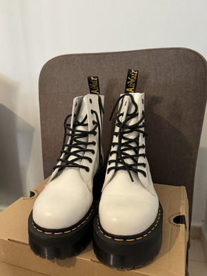 Dr. Martens boots like new, black and white, size 40