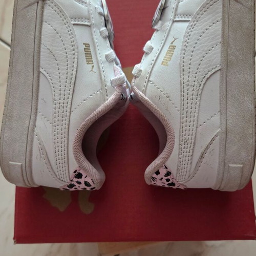 Puma girls' sneakers size 27 like new, white with pink details