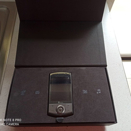 Old mobile phones used for collectors or spare parts