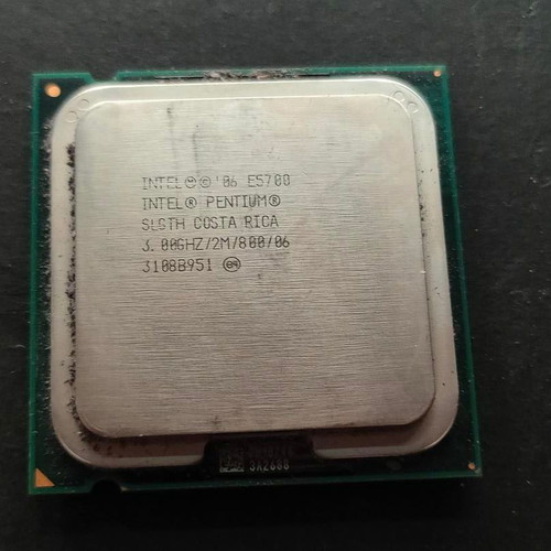 Intel Pentium E5700 LGA775 Dual-Core Processor 3.00GHz SLGTH like new