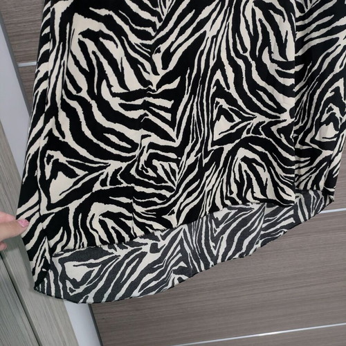 Long shirt dress like new, black and white