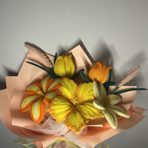 Handmade bouquet with 7 flowers like new
