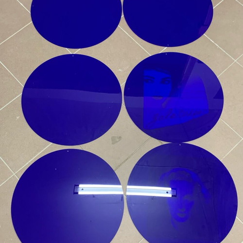 6 Blue Plexiglass Circles Like New, Diameter 50 cm
