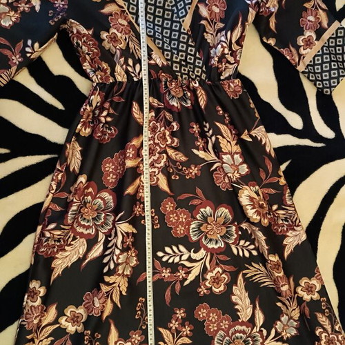 Floral elegant midi dress used, size Large, wrap style