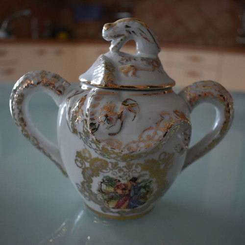 Japanese tea set used, No1, 1 teapot, 1 creamer, 1 sugar bowl, 4 cups with saucers