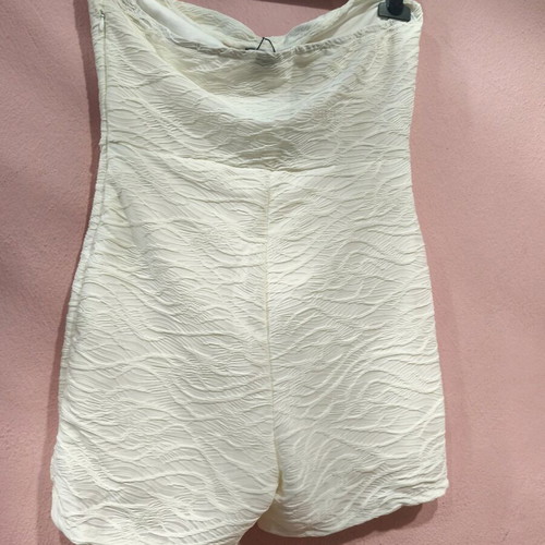 White all-in-one shorts with embossed designs Shein
