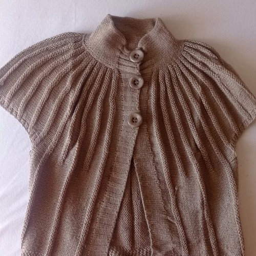 Knitted beige kazaka vest used, size S