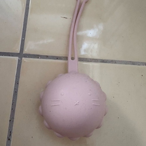 Nattou silicone case pink like new