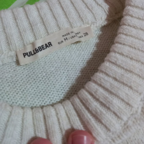 Pull & Bear knitted sweater like new, size medium, black and white
