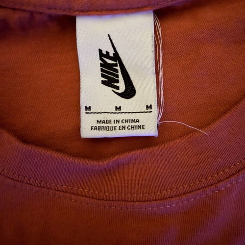 Nike Sportswear Mini Swoosh T-Shirt terracotta size M like new