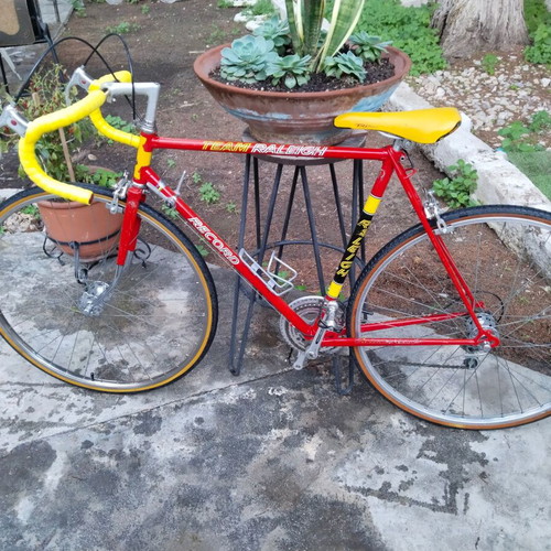 Team Raleigh Racing Collectible Bicycle like new, red