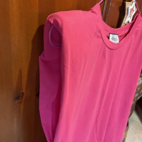 T-shirt with shoulder pads new, fuchsia